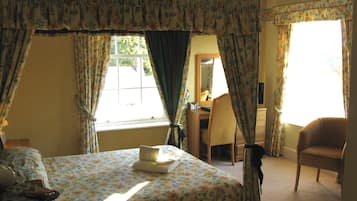 Apartment | 3 bedrooms, iron/ironing board, free WiFi, bed sheets