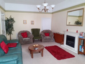 Living room - House - Sleeps 6 & Paid off Site Parking Available (Minehead)