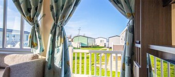 Big Skies Platinum+ holiday home WiFi, Netflix