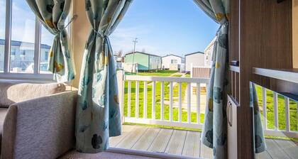 Big Skies Platinum+ holiday home WiFi, Netflix