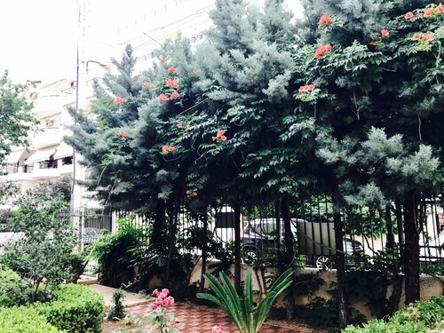 Loutraki home near the beach and the city centre