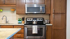Apartament, 3 dormitoris (2 Bedrooms) | Cuina privada | Frigorífic, microones, forn i cafetera i tetera