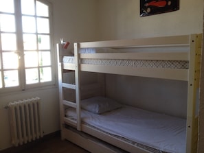2 chambres, lit parapluie, Wi-Fi gratuit, draps fournis