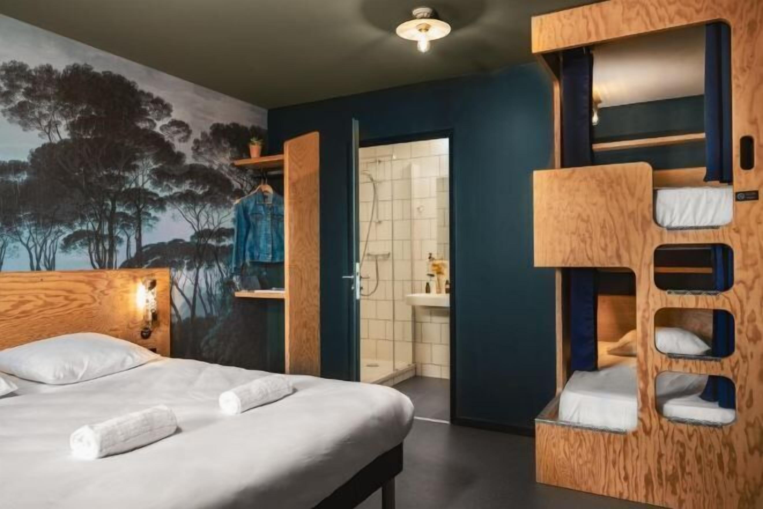 Premium bedding, soundproofing, free WiFi, bed sheets