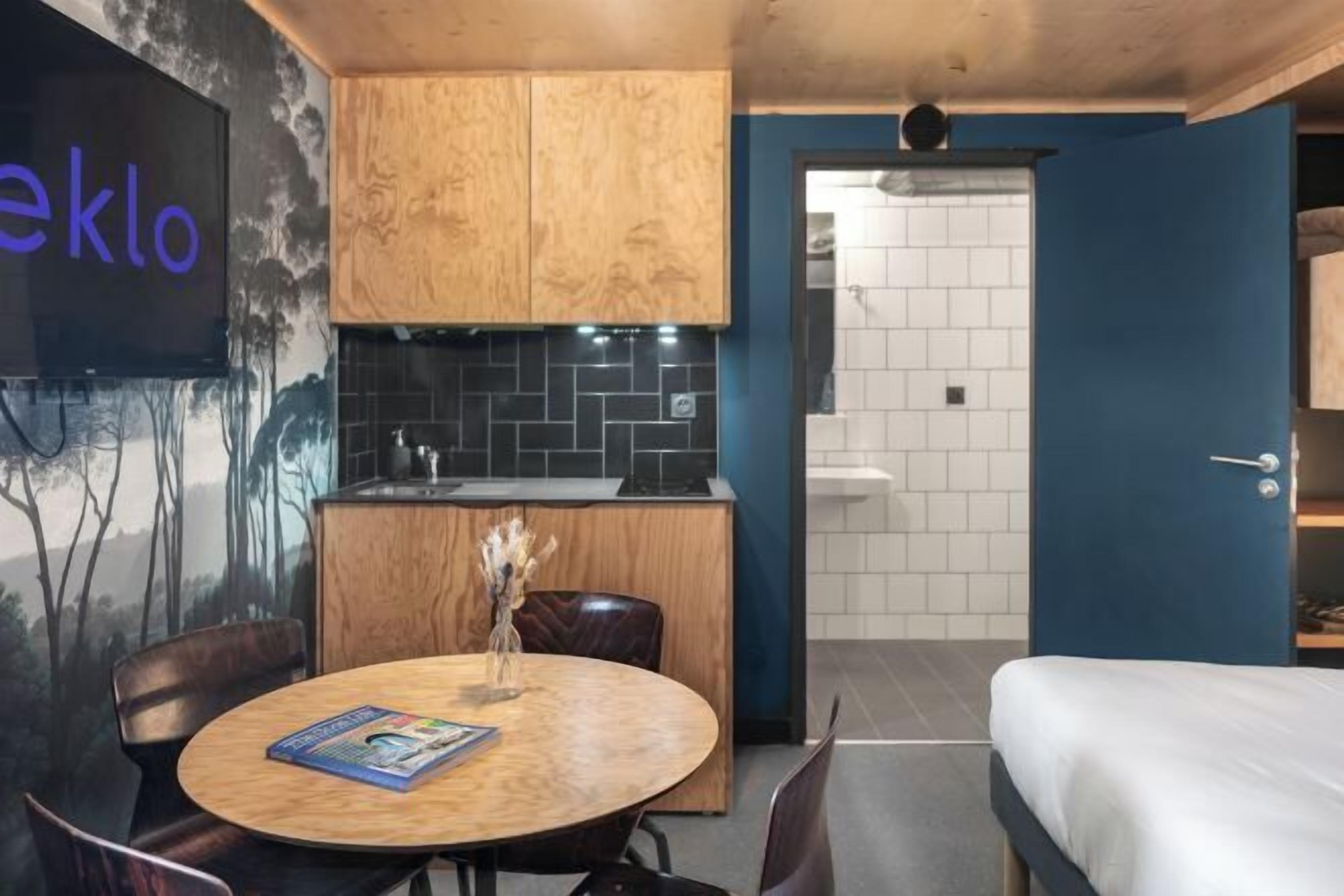 Premium bedding, soundproofing, free WiFi, bed sheets