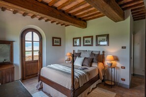 3 chambres, fer et planche à repasser, lit parapluie, Wi-Fi gratuit