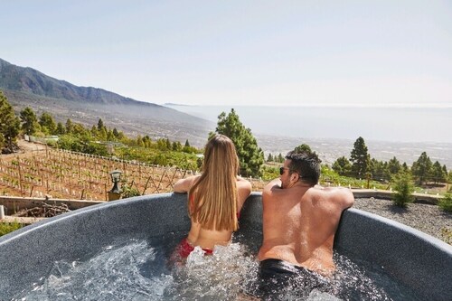 Beautiful Rural House in Ecological Vineyard with Jacuzzi.