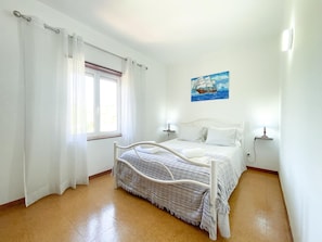 2 chambres, fer et planche à repasser, accès Internet, draps fournis