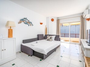 1 chambre, fer et planche à repasser, accès Internet, draps fournis