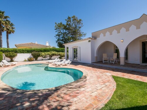 Villa near the beach and Lagos Marina