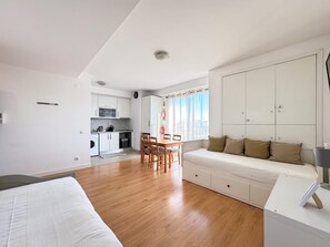 1 chambre, fer et planche à repasser, accès à Internet, literie fournie