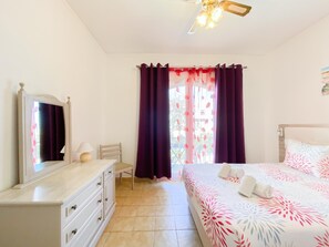 2 bedrooms, iron/ironing board, Internet, bed sheets