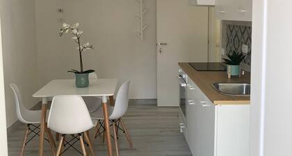 Apartment 2 steps from the sea and downtown