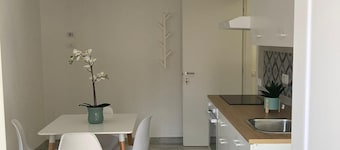 Apartment 2 steps from the sea and downtown