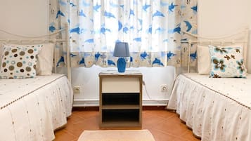 3 bedrooms, iron/ironing board, Internet, bed sheets