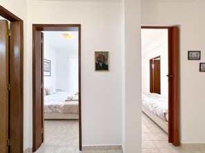 2 Schlafzimmer, Bügeleisen/Bügelbrett, Bettwäsche