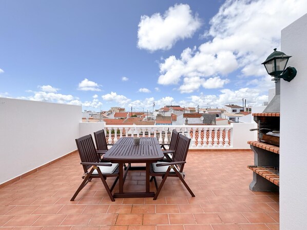 تناول الطعام بالخارج