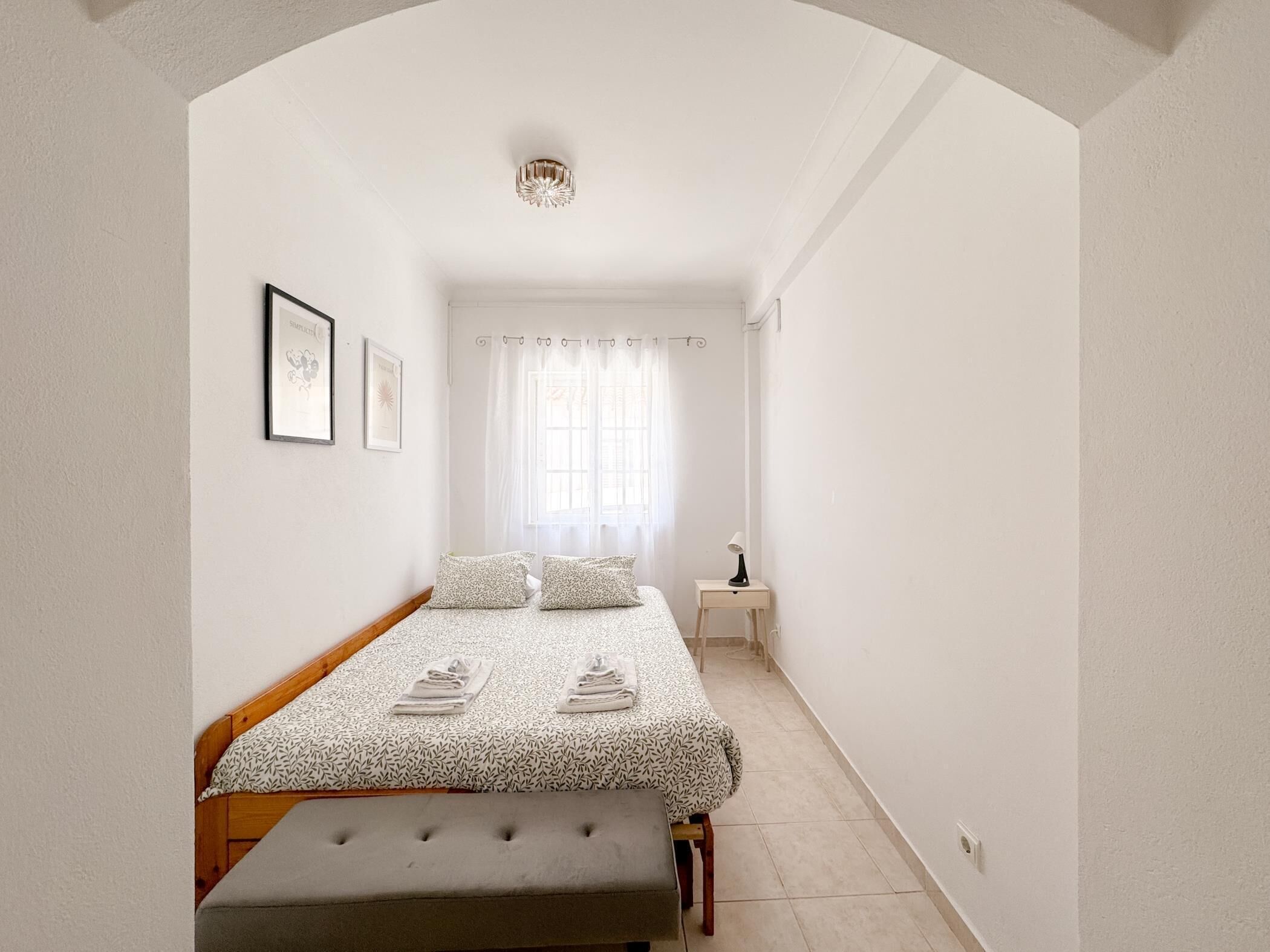 1 soverom, strykejern/-brett og sengetøy