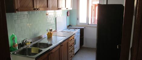 Kühlschrank, Ofen, Herdplatte, Toaster