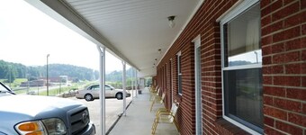 Knob Hill Motor Lodge