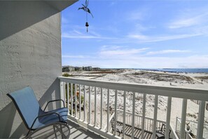 Maison, 3 chambres | Balcon