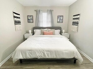 2 bedrooms, iron/ironing board, WiFi