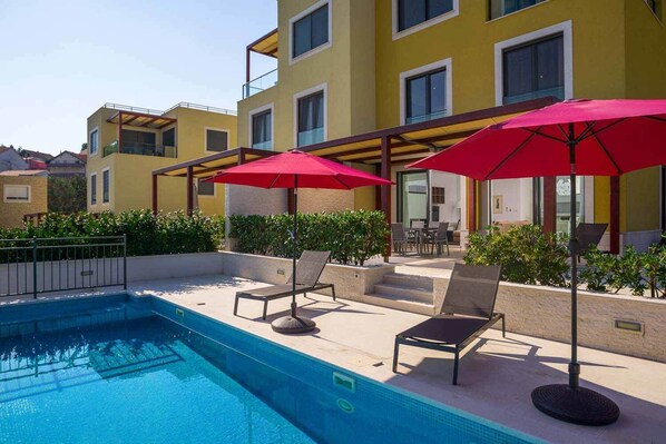 Outdoor pool, a heated pool