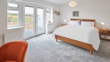 House | 4 bedrooms, free WiFi, bed sheets