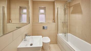 House | Bathroom | Combined shower/bathtub, soap, shampoo, toilet paper