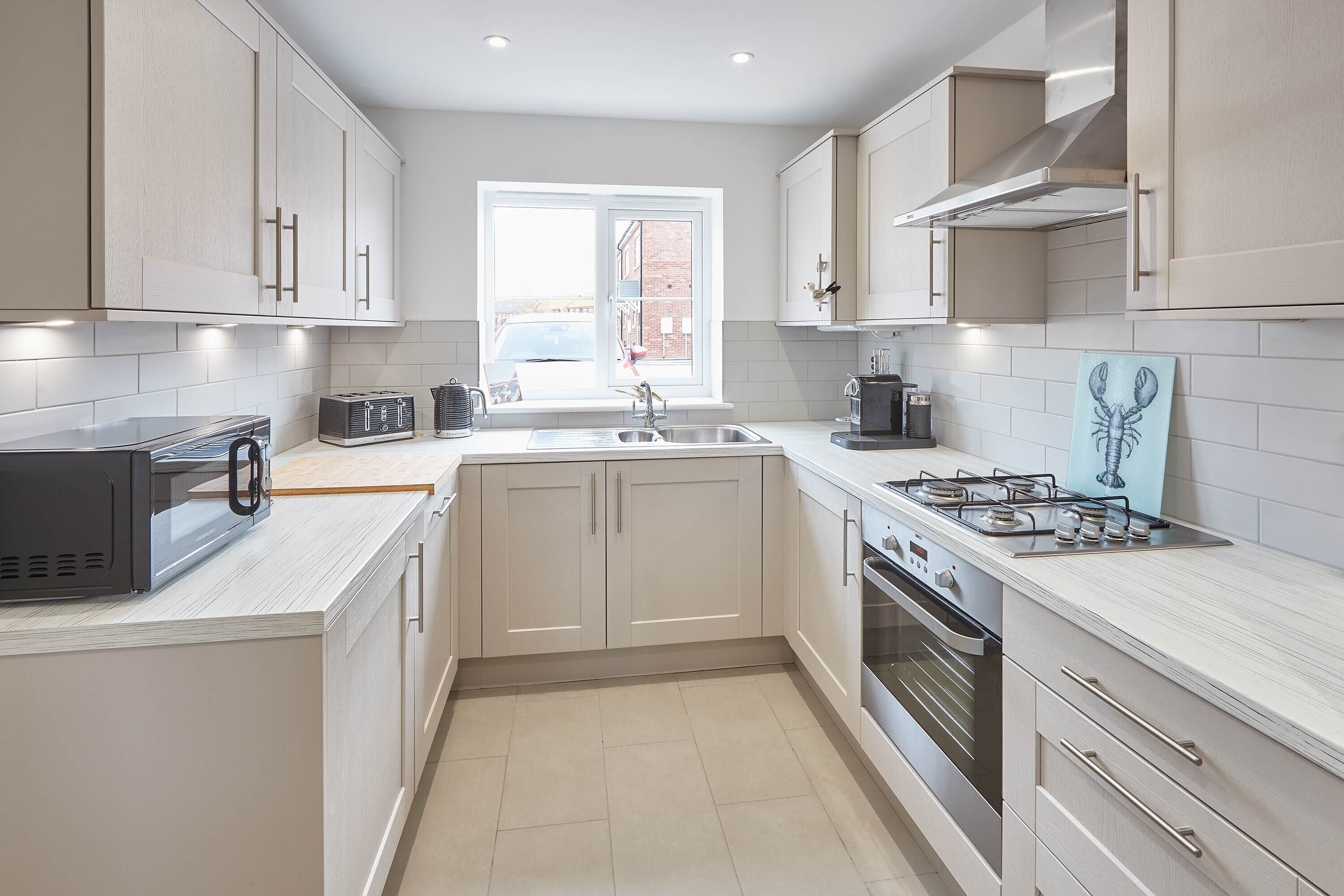 House | Private kitchen | Full-sized fridge, microwave, oven, stovetop
