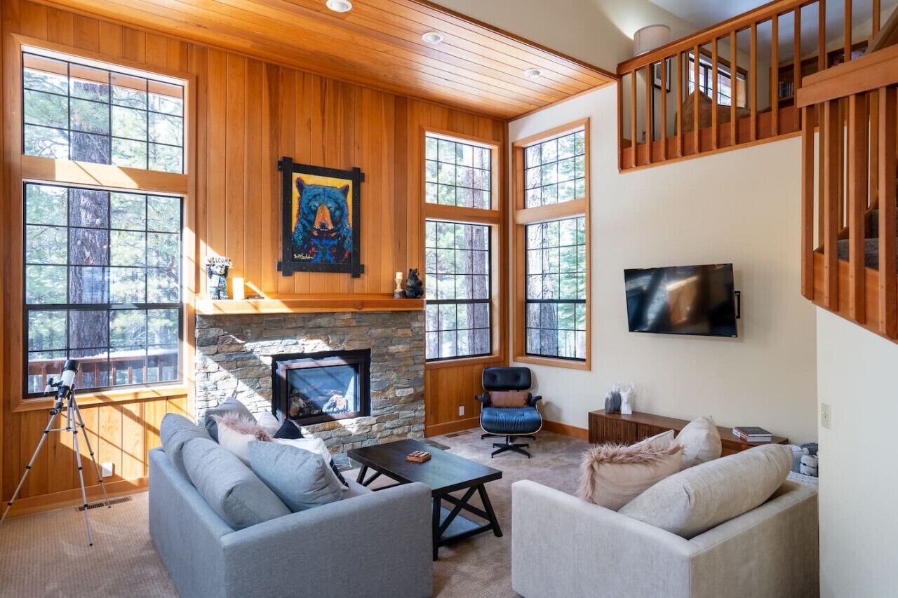 Télévision, cheminée