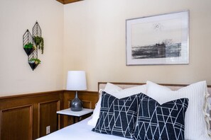 3 bedrooms, desk, iron/ironing board, WiFi