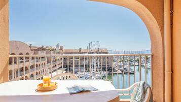 Studio 4 people - 1 sleeping area - Standard Eco harbor view | Terrace/patio