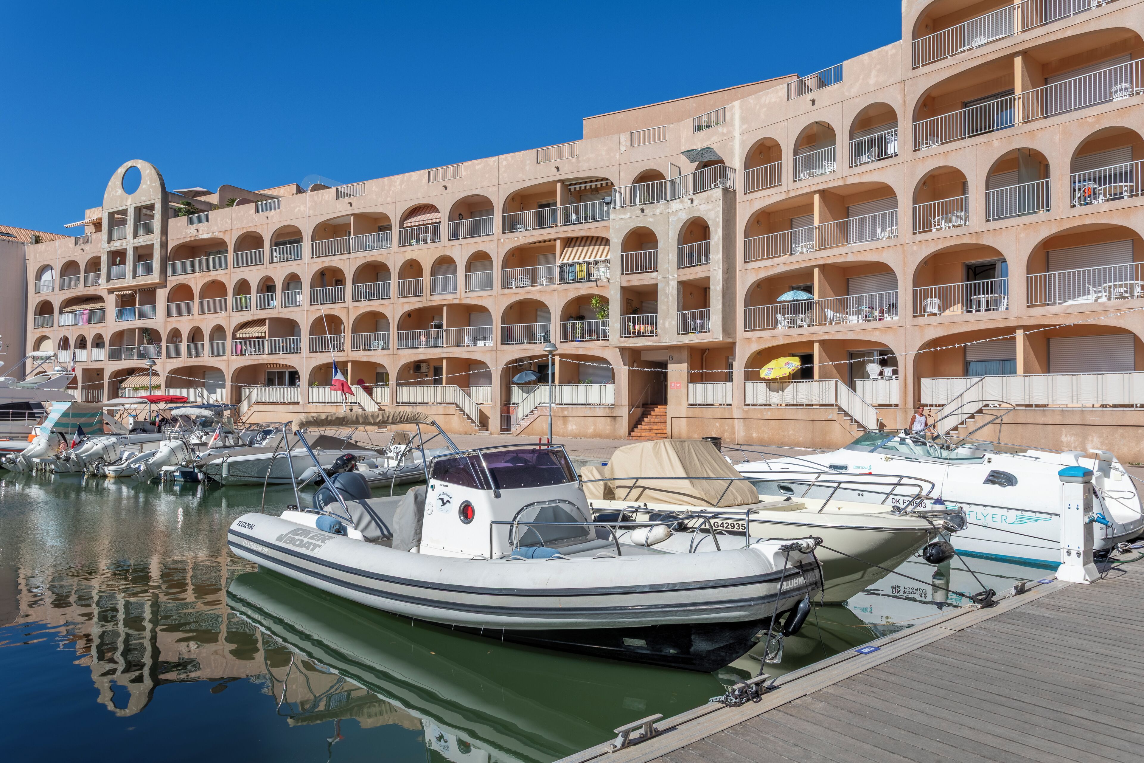 واجهة المنشأة