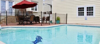 Pool - 7 Bedrooms - Close to beach 