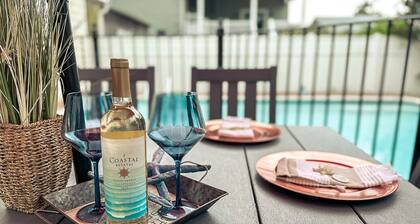 Pool - 7 Bedrooms - Close to beach