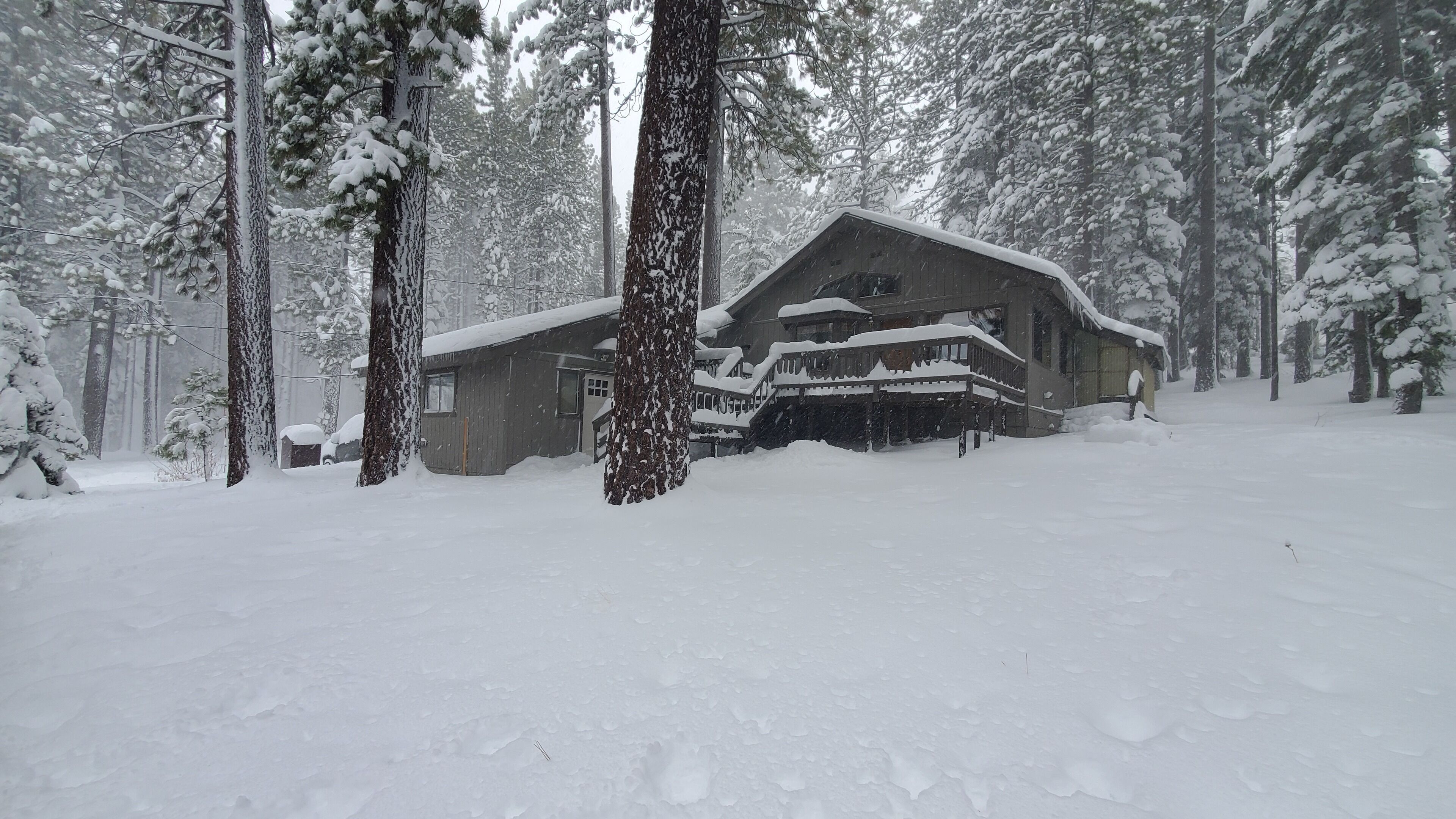 Wilderness home in Meyers, CA - 30+ night discounts