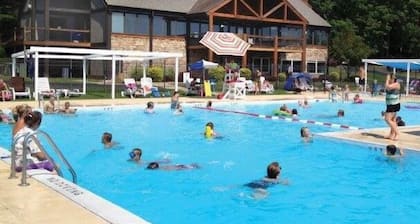 The Pines of Apple Valley, Guest passes for Pools & Beaches available for a fee