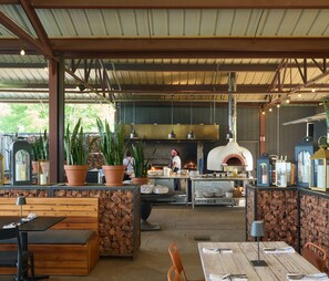 Lunch and dinner served - Hutton Brickyards Riverfront Hotel + Venue (Kingston)