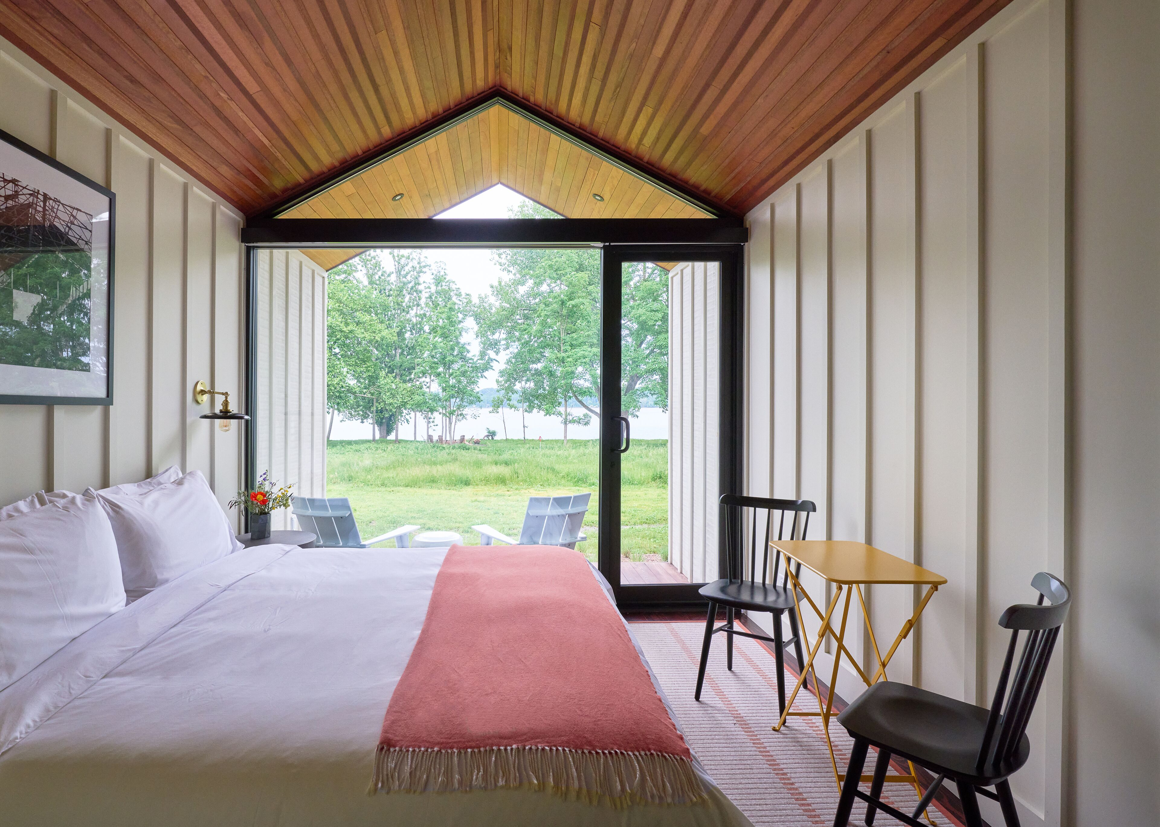 Hypo-allergenic bedding, in-room safe, laptop workspace