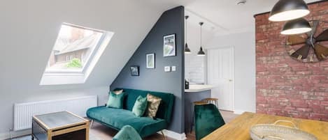 Appartement | Salle de séjour | Téléviseur de 30 po avec télévision numérique