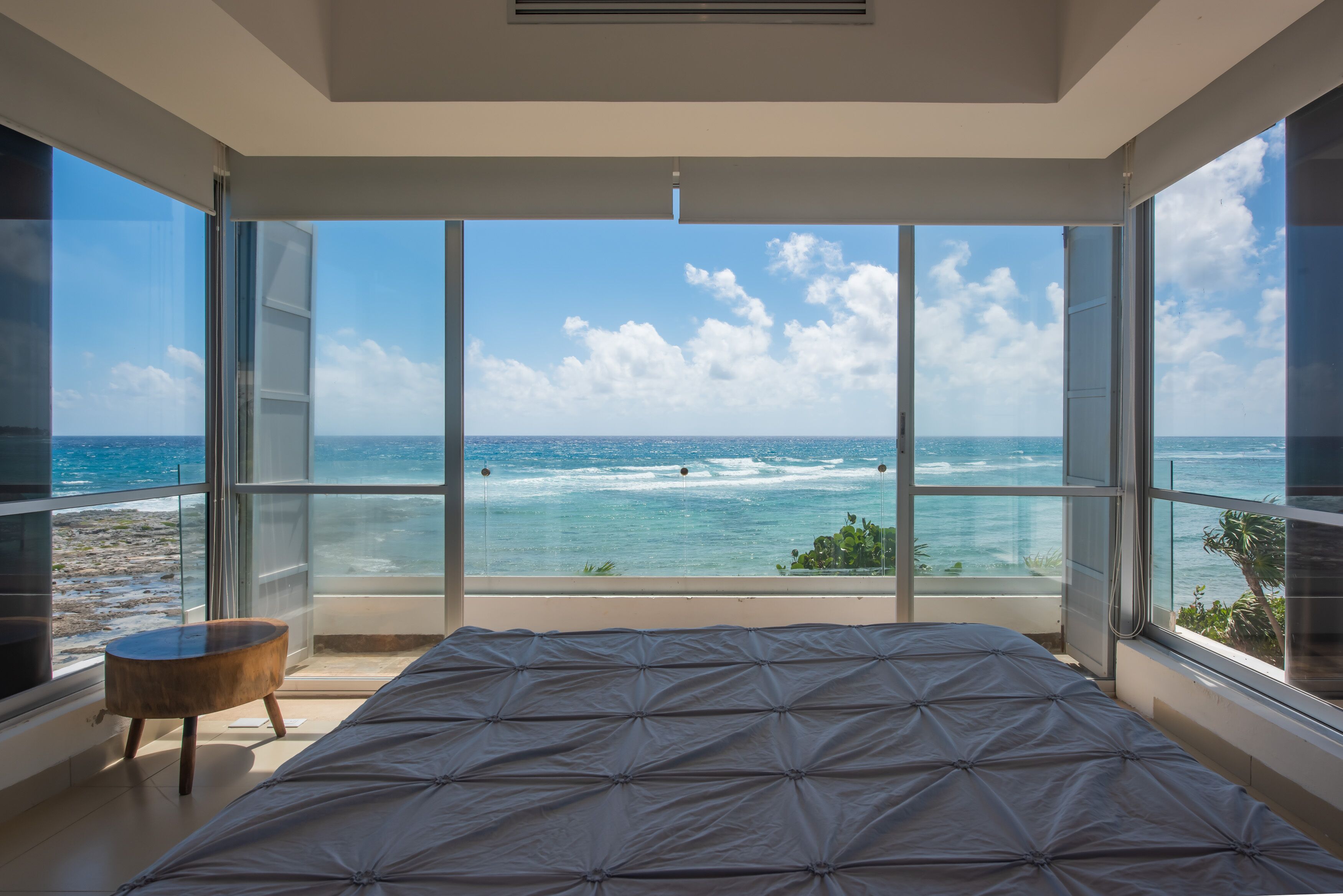 5 bedrooms, in-room safe, WiFi, bed sheets