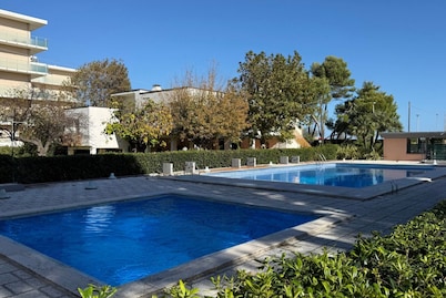 M126 - Marcelli, three-room apartment facing the sea in a residence with swimmin
