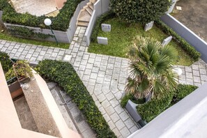 Property grounds - M126 - Marcelli, three-room apartment facing the sea in a residence with swimmin (Marcelli)