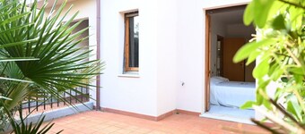 S075 - Sirolo, two-room apartment with garden in the center
