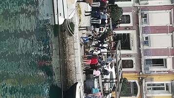 Divers