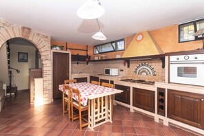 Fridge, oven, dishwasher, freezer - N092 - Numana, new two-room tavern (Numana)