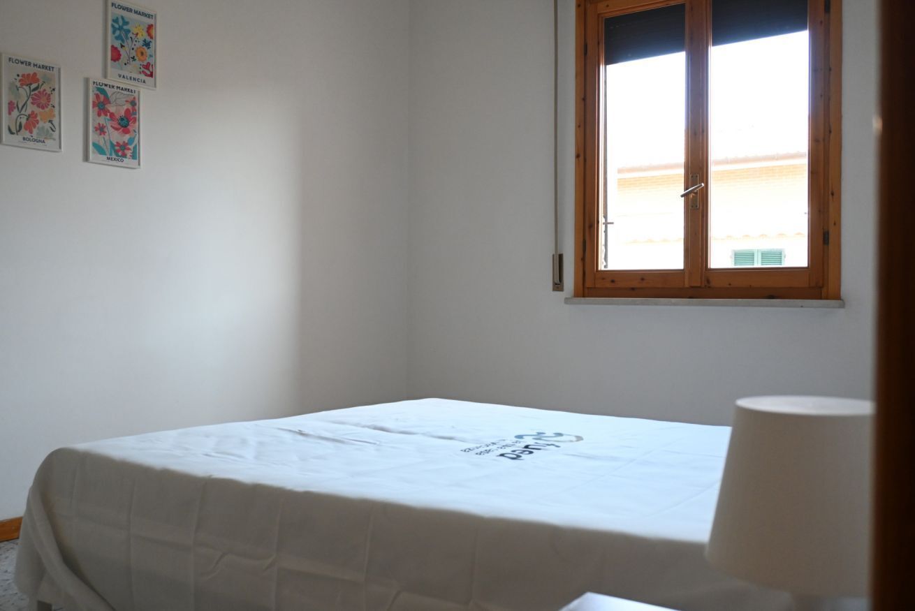 2 bedrooms, bed sheets