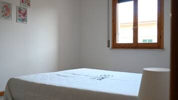 2 bedrooms, bed sheets