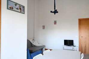 Interior - S076 - Sirolo, two-room apartment with terrace and air conditioning (Sirolo)